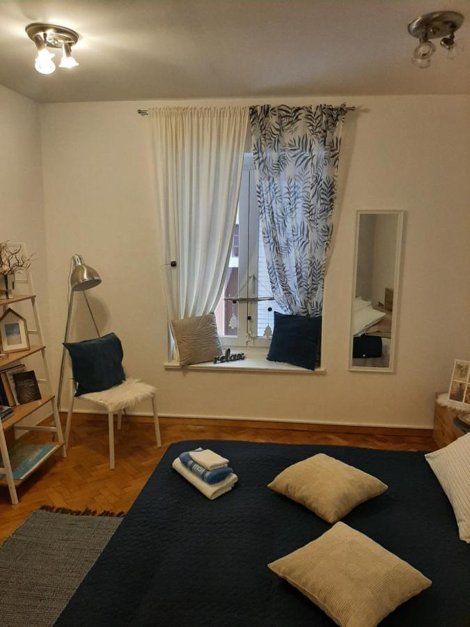 Yes Apartment *